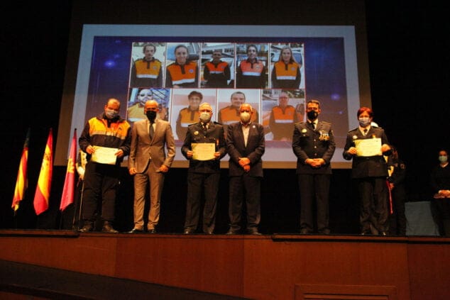 condecoraciones del dia de la policia local de denia 40