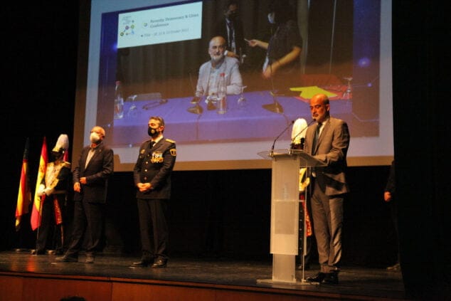 condecoraciones del dia de la policia local de denia 44