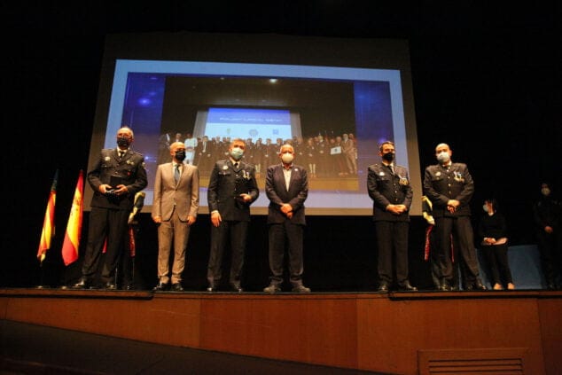 condecoraciones del dia de la policia local de denia 48