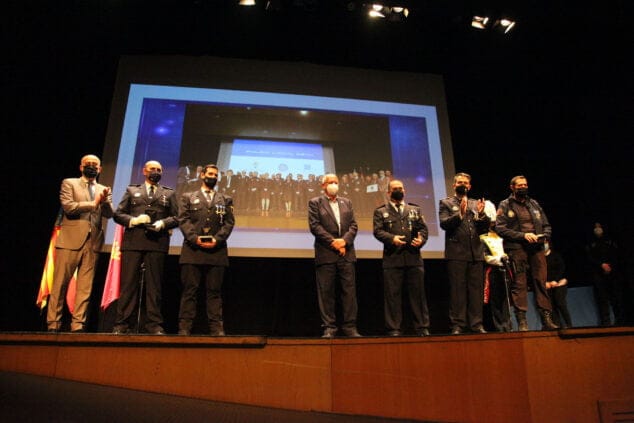 condecoraciones del dia de la policia local de denia 49