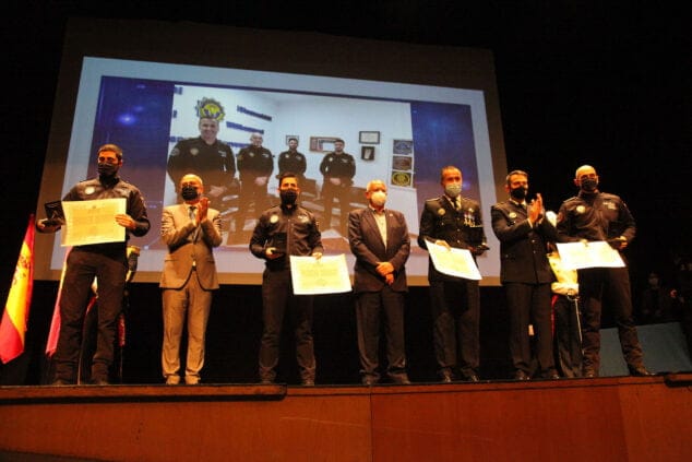 condecoraciones del dia de la policia local de denia 55
