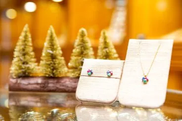 conjunto de colgante y pendientes en joyeria bonilla