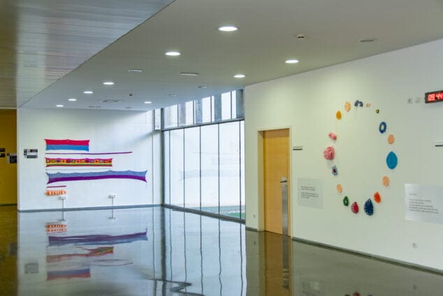 decoracion navidencc83a en hospital de denia