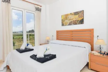 Dormitorio doble muy luminoso -Aguila Rent a Villa