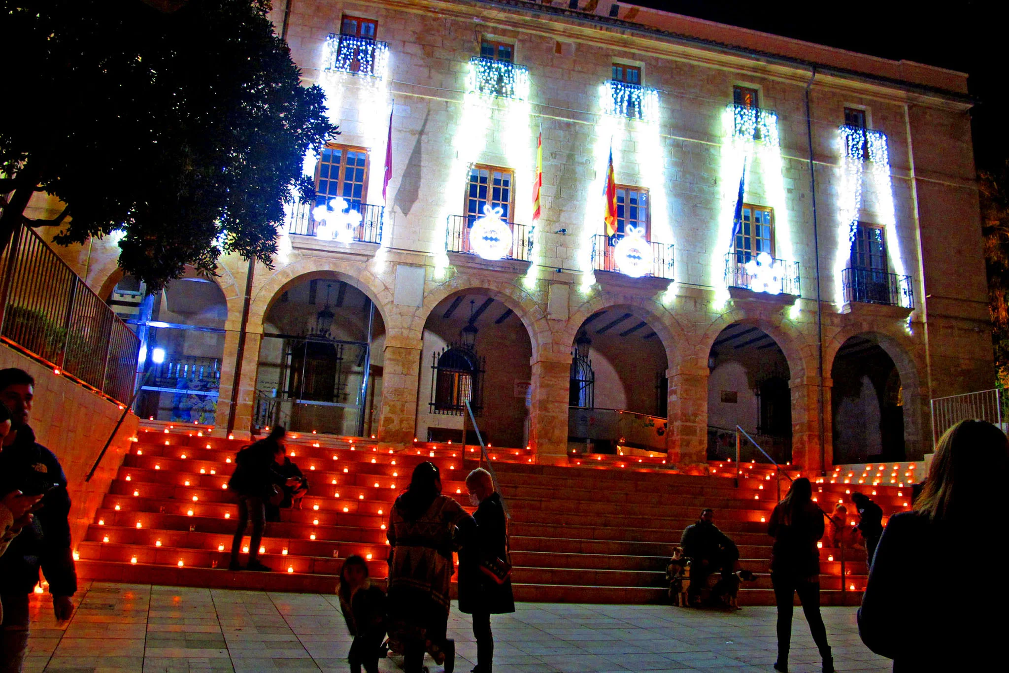 El ayuntamiento de Dénia durante la Nit de la Llum