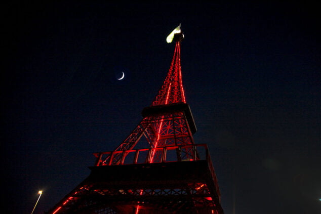 Imagen: La Torre Eiffel de Dénia estrena iluminación