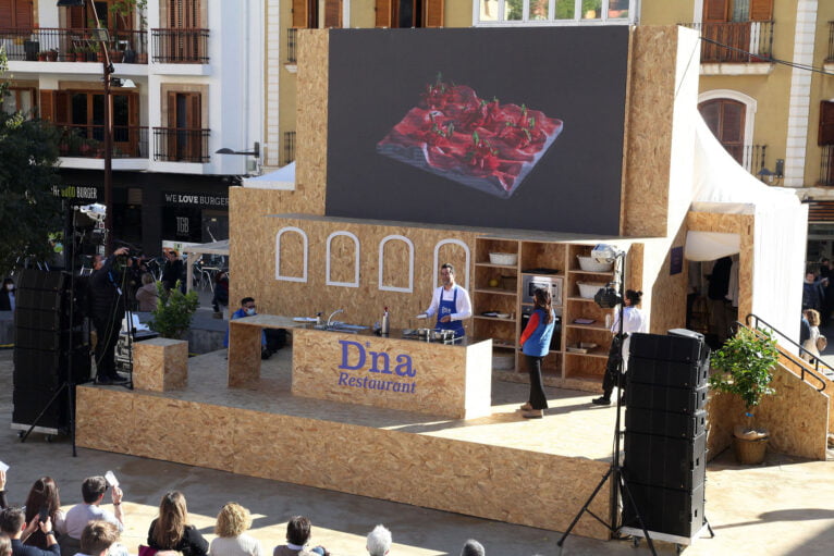 Quique Dacosta on the stage of D * na