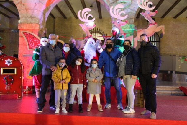 Papá Noel llega a Dénia para recoger en persona las cartas de los niños y niñas 36 visita de papa noel a denia 36