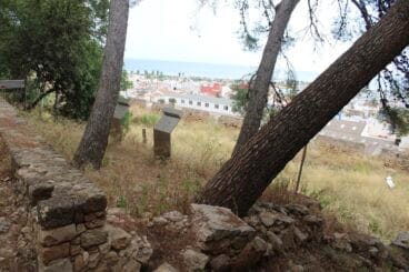 zona del verger baix del castillo de denia pendiente de restaurar