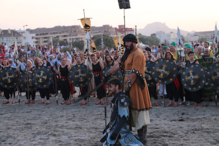 Actores durante la batalla del Desembarco Moro de Dénia