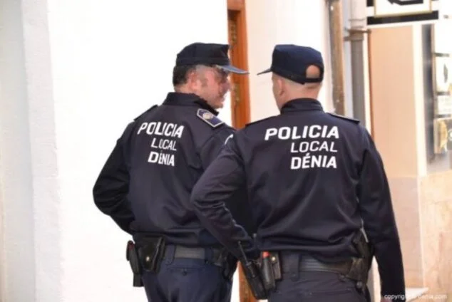 Imagen: Agentes de Policía de Dénia