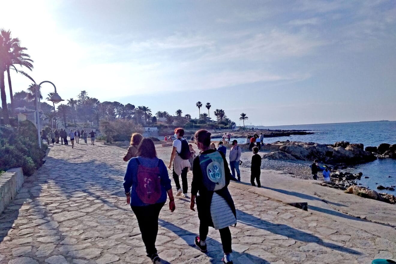 Ambiente en la playa Punta Negra de Dénia durante los festivos de Pascua de 2021