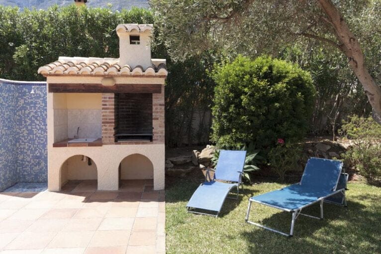 Barbacoa de esta villa disponible con Quality Rent a Villa