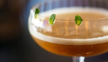 Cócteles creativos y atrevidos en el lounge bar de D’Excaro