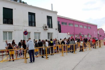 Cola para entrar al Túnel del Terror