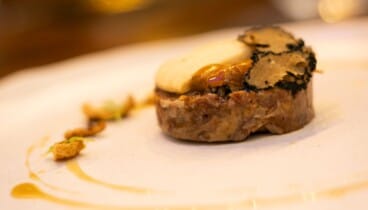 Descubre sabores callejeros reinventados con estilo