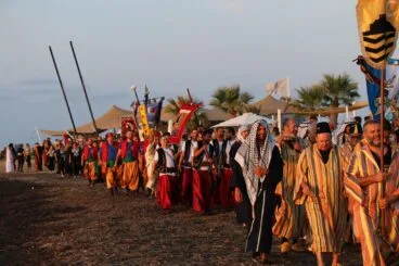 El bando moro llega a la playa de Dénia tras el desembarco de 2019
