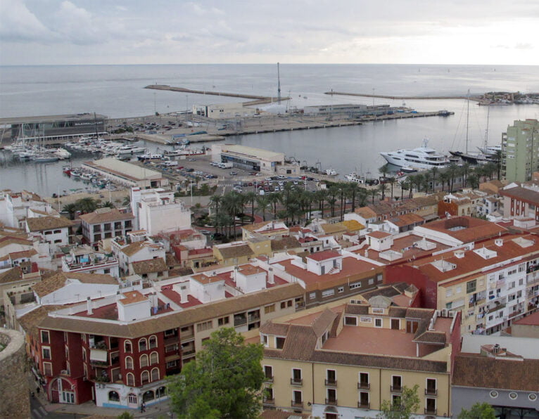 El puerto de Dénia, desde el Castillo, en 2021