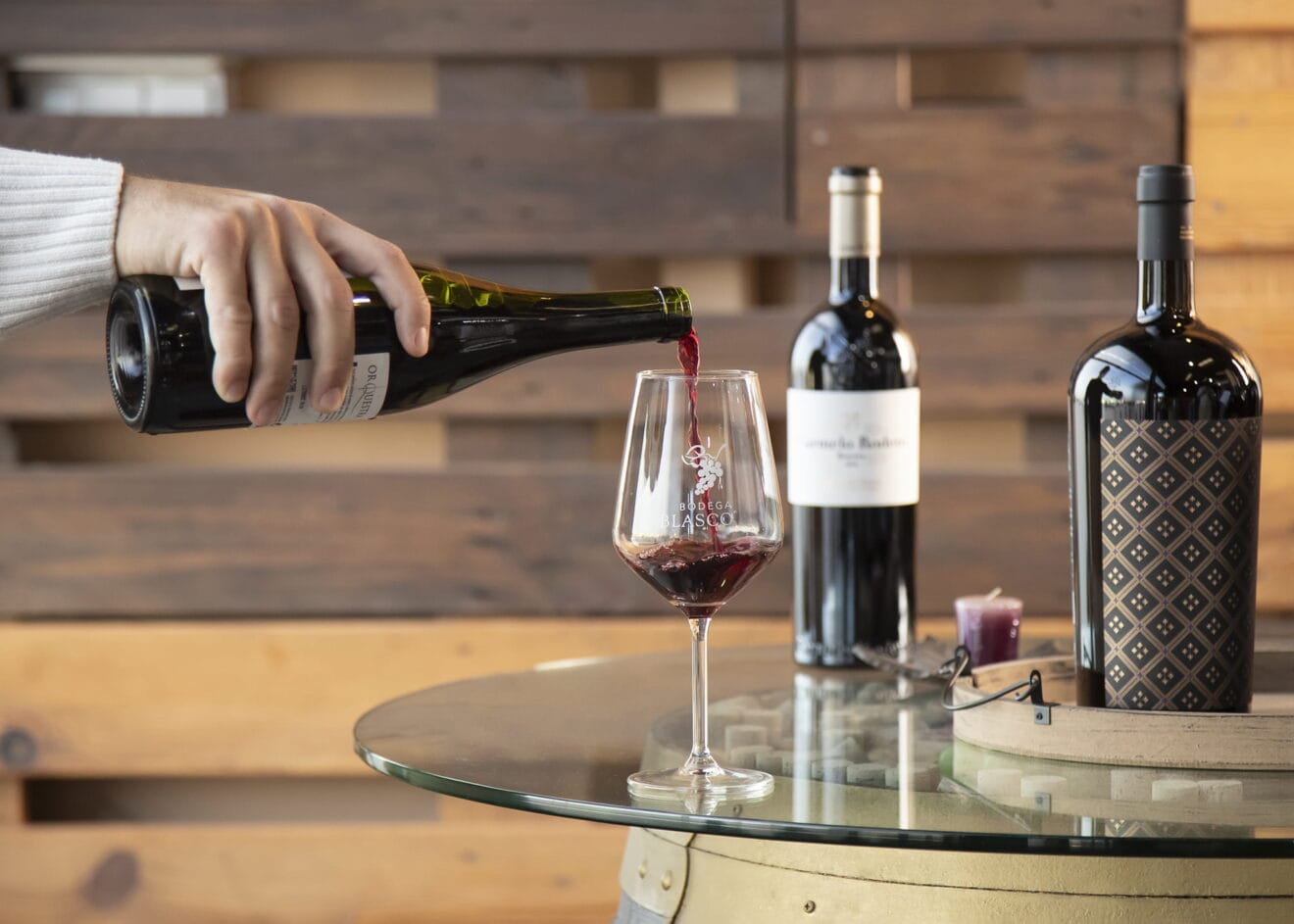 En Bodegas Blasco realizan catas de vino personalizadas