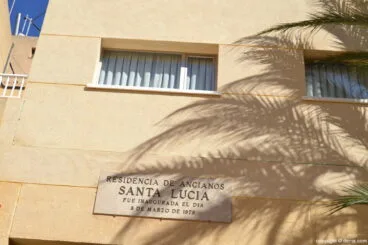 façana de la residència santa llucia de denia