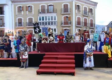 Firma de la tregua en la plaça del Consell en 2012