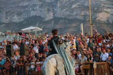 Gran expectación durante el desembarco moro de Dénia