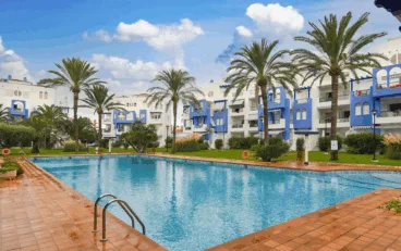 Jardín y pisicna del Estudio Els Molins en Dénia – Aguila Rent a Villa