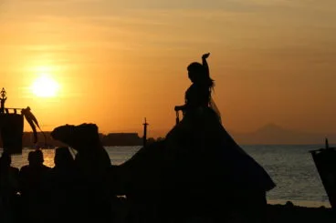 La capitana mora toma tierra en Dénia durante el desembarco de 2019