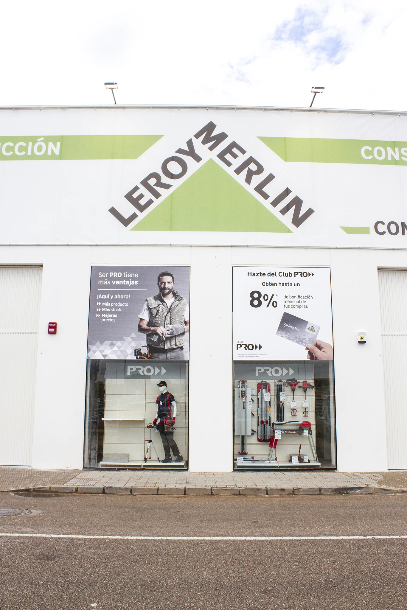 Leroy Merlin inaugura su nuevo patio de materiales en su tienda de Ondara