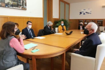 Los representantes de Dénia y la Universitat d’Alacant durante la reunión