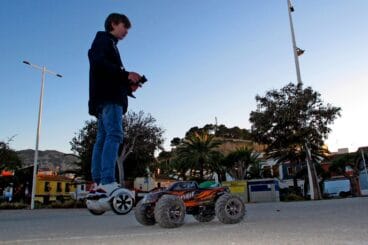 ninos y ninas de denia disfrutan de los regalos de reyes 11