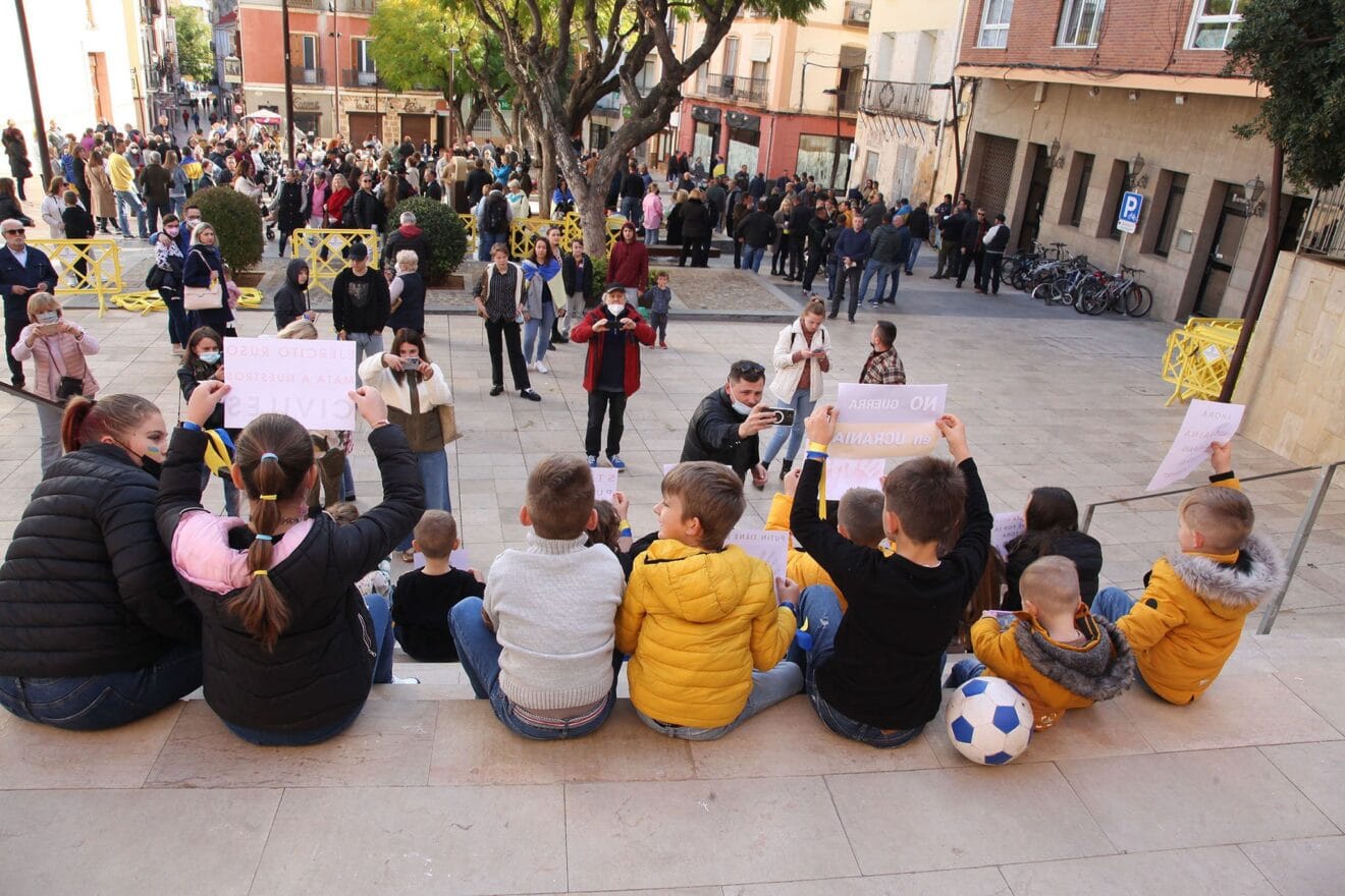 Concentración en Dénia contra la guerra de Ucrania 19