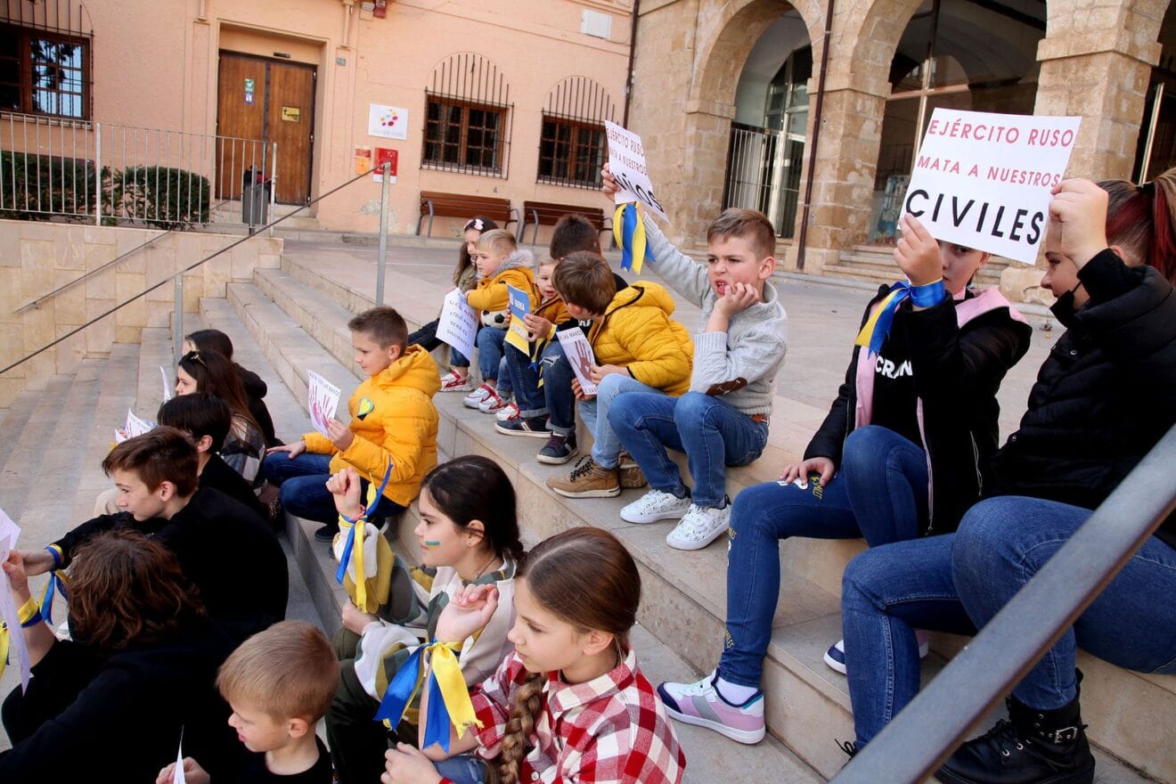 Concentración en Dénia contra la guerra de Ucrania 21