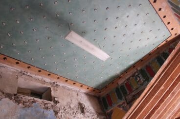 Decoración interior del edificio de Torrecremada