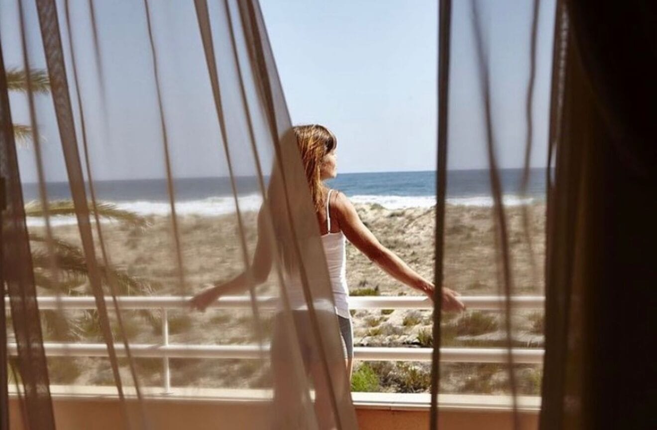 Disfruta de la desconexión a primera línea de playa en Oliva Nova