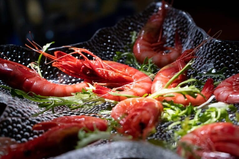 Disfruta de la mejor gamba roja de Dénia en Restaurante Mena