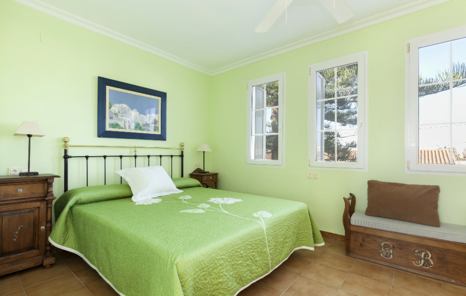 Dormitorio de la villa en Dénia disponible con Quality Rent a Villa