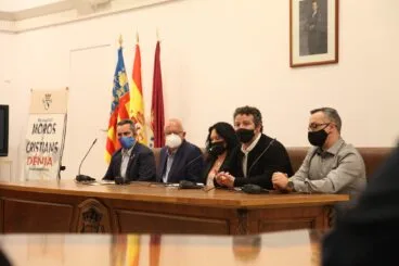 el concejal de fiestas oscar mengual durante la presentacion del programa de mig any