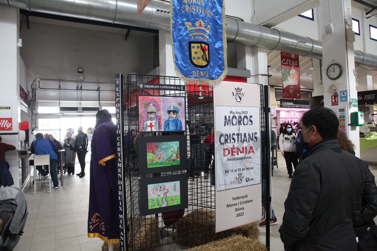 Exposición de dibujo infantil en el Mercat de Dénia