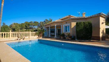 exterior de villa hidalgo en denia con aguila rent a villa