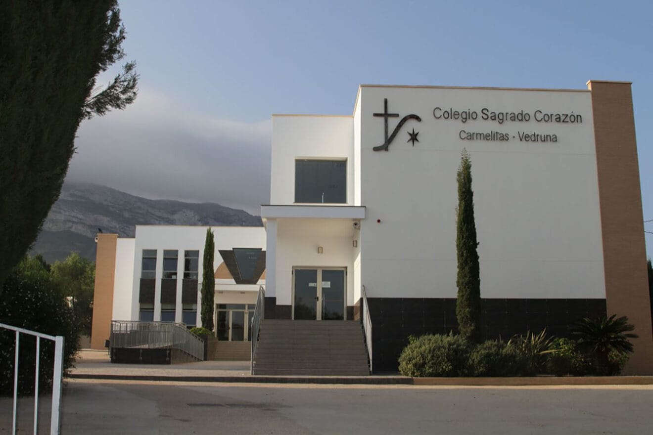 Fachada del colegio Sagrado Corazón de Dénia