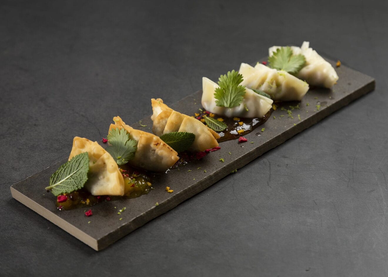 Gyoza de kimchi y soja con fresas en Dexcaro