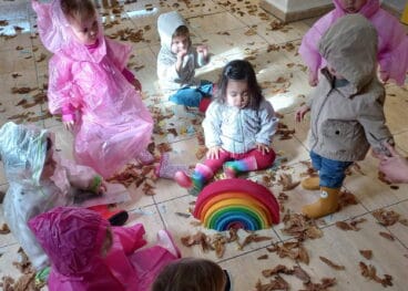 Juegos con los que los niños aprenden en CEI El Castellet