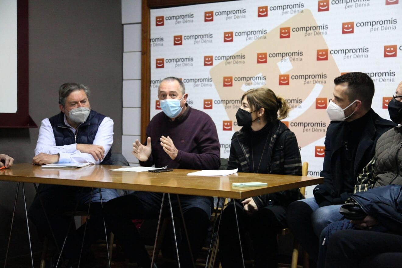 Baldoví se compromete a llevar a Congreso las peticiones de Playas Norte