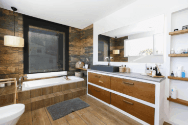 Baño elegante equipado con bañera