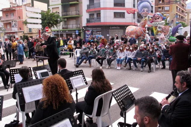 concierto de la banda en la falla saladar 03