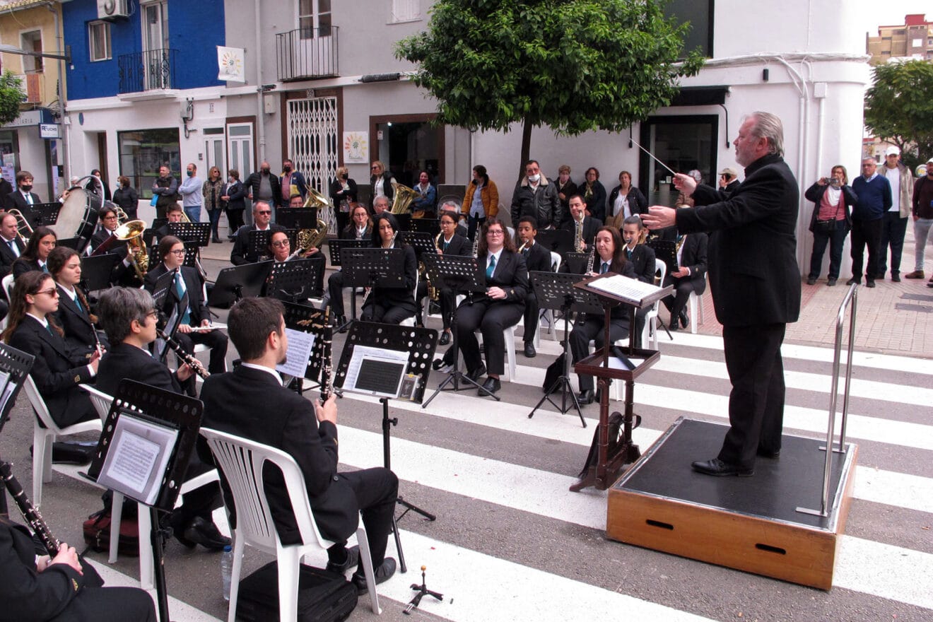 Concierto de la banda en la falla Saladar 12