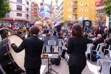 Concierto de la banda en la falla Saladar 15