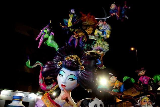 El fuego se impone a la lluvia: las Fallas de Dénia despiden el ejercicio más largo de la historia 184 crema de las fallas ganadoras de denia 2022 01