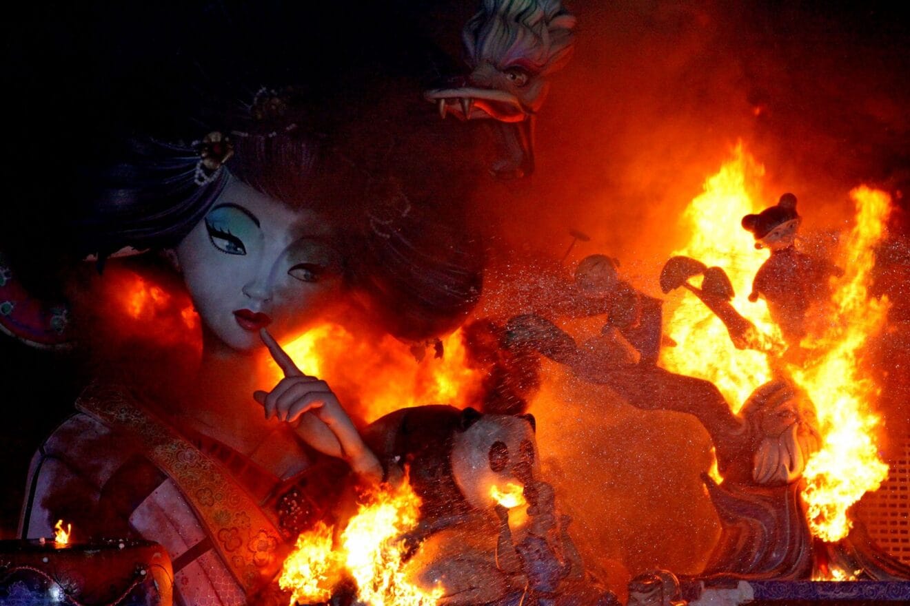 Cremà de las fallas ganadoras de Dénia 2022 07